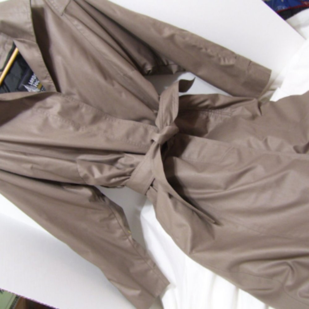 Women's Classic, London Fog, Trench Coat, Raincoat, Winter Coat, Size 12R NWOT